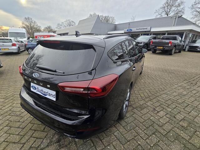 Ford FOCUS 1.0 EcoBoost Hybrid ST Line Wagon 155pk Automaat | April leverbaar | Winter Pack | Agate Black | 12.3 inch personaliseerbare Digital Cockpit | Achteruitrijcamera | Draadloos opladen mobiele telefoon | Ford Keyless Entry