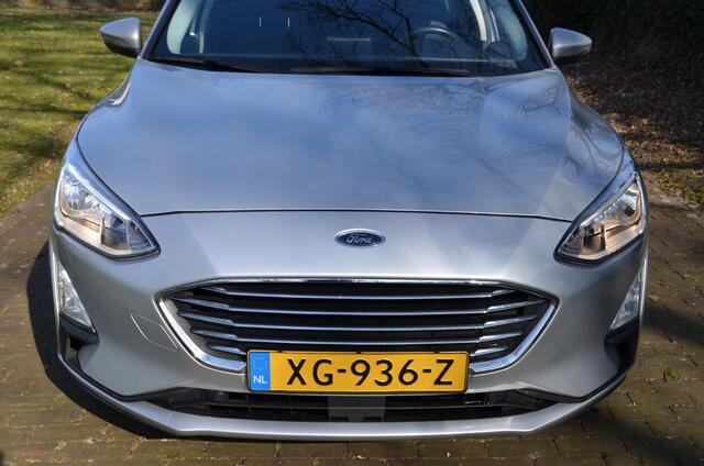 Ford FOCUS Wagon 1.0 EcoBoost Titanium Business Navi/Pdc/Ecc/Led/Stoel Stuur & ruitverwarming/Cr-Controle/Privacy-Glass/Lmv/B&O/Trekhaak