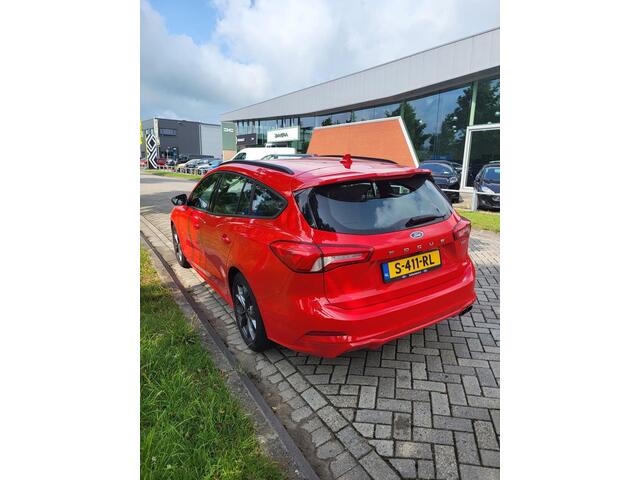 Ford FOCUS Wagon 1.5 EcoBoost 182 PK ST Line Business | LED | Winterpack | BLIS | Adaptieve Cruise Control | Camera | Electrische achterklep | Headup Display | DAB | Leder/Stof | 50DKM!