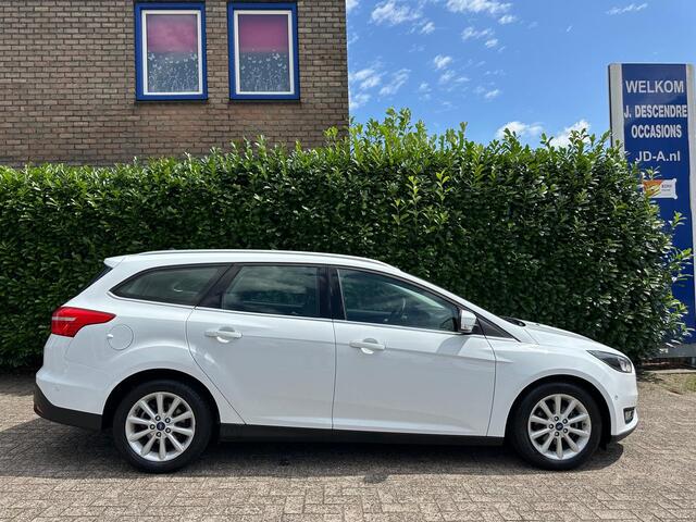 Ford FOCUS Wagon 1.0 Titanium Climate C, Cruise C, Navigatie, Pdc!!!!