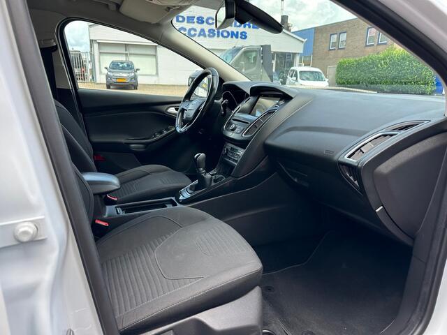 Ford FOCUS Wagon 1.0 Titanium Climate C, Cruise C, Navigatie, Pdc!!!!