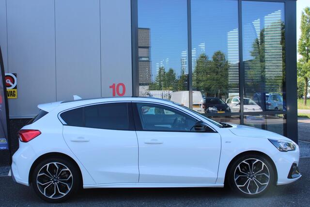 Ford FOCUS 1.0 St-line Autom 125PK CLIMA, PDC, 18 INCH, WINTERPAKKET