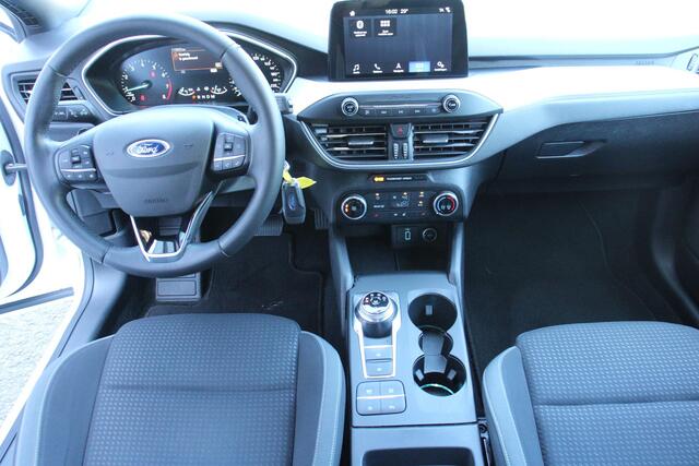 Ford FOCUS 1.0 St-line Autom 125PK CLIMA, PDC, 18 INCH, WINTERPAKKET