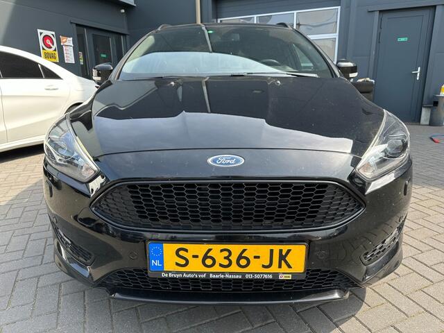 Ford FOCUS 1.5 Ecoboost ST-Line Navigatie, airco, trekhaak, Apple Carplay