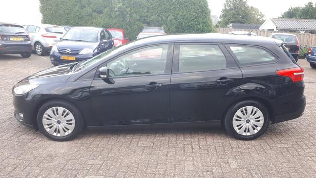 Ford FOCUS 1.0 Lease Edition RADIO CD/CLIMATE/NAVI/CRUISE/CV