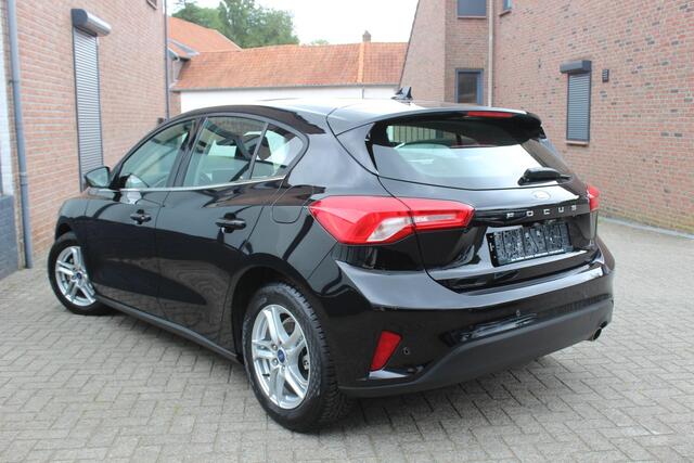 Ford FOCUS 1.0 EcoBoost Hybrid Titanium PDC, Camera, Navi/Carplay, Keyless.