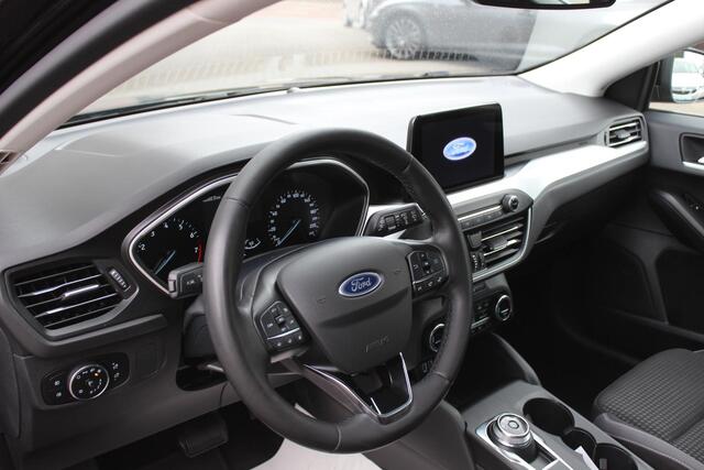 Ford FOCUS 1.0 EcoBoost Hybrid Titanium PDC, Camera, Navi/Carplay, Keyless.