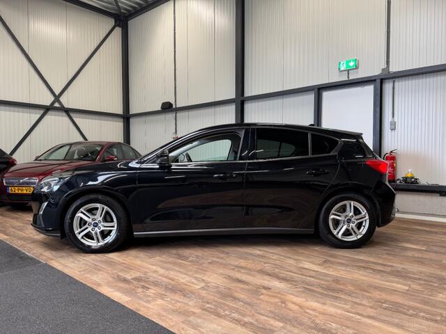 Ford FOCUS 1.0 5drs - ecc - navigatie - nette staat