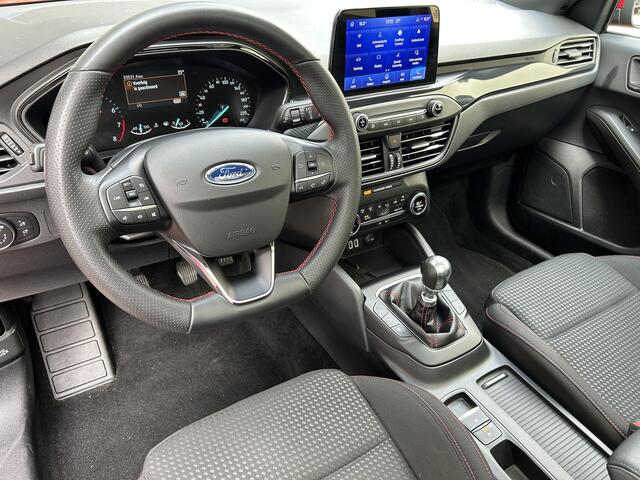 Ford FOCUS Wagon 1.0 EcoBoost Hybrid ST Line Business | Panoramadak | 18'' Velgen | Apple Carplay/Android Auto |