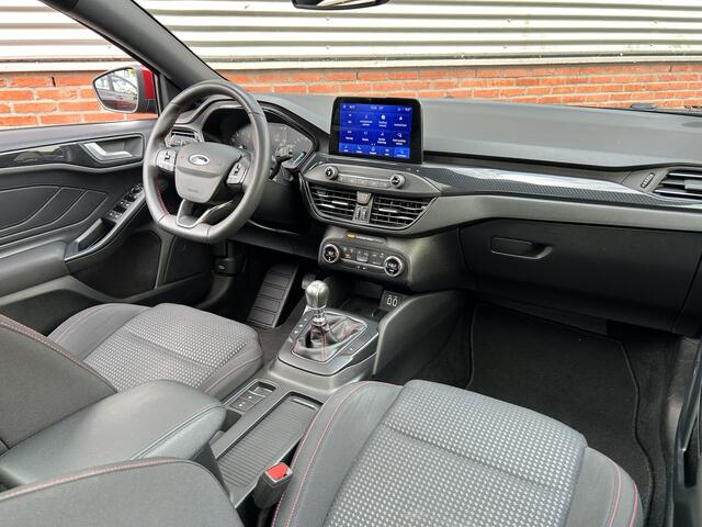 Ford FOCUS Wagon 1.0 EcoBoost Hybrid ST Line Business | Panoramadak | 18'' Velgen | Apple Carplay/Android Auto |
