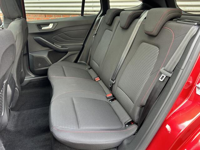 Ford FOCUS Wagon 1.0 EcoBoost Hybrid ST Line Business | Panoramadak | 18'' Velgen | Apple Carplay/Android Auto |