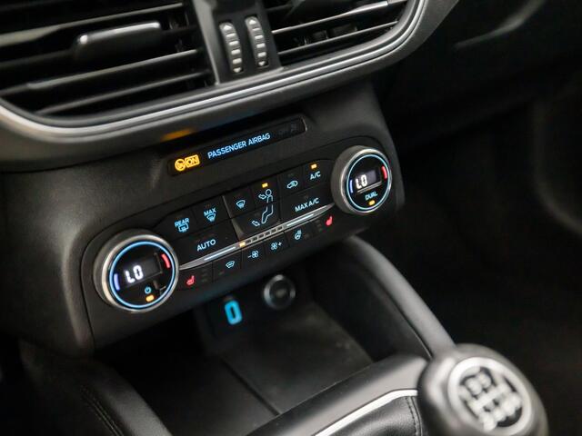 Ford FOCUS Wagon 1.0 EcoBoost Titanium (APPLE CARPLAY, GROOT NAVI, STUUR/STOELVERWARMING, ADAPTIVE CRUISE, SPORTSTOELEN, GETINT GLAS, CAMERA, LANE ASSIST, NIEUWSTAAT)