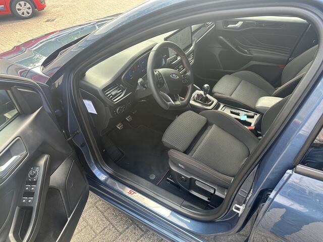 Ford FOCUS Wagon 1.0 EcoBoost ST Line X Business | Groot scherm | Lane assist