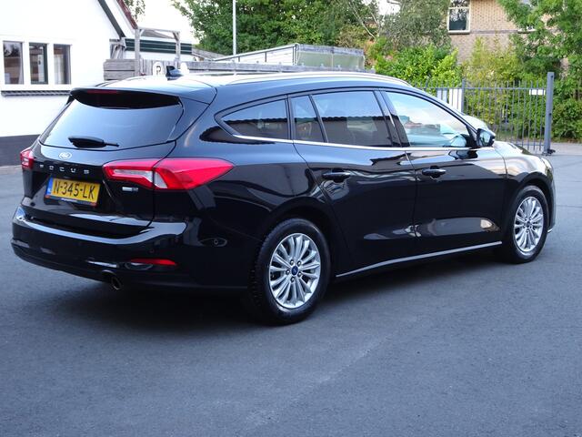 Ford FOCUS Wagon 1.0 EcoBoost Hybrid Titanium X Business Automatische airco, navigatie, achteruitrij camera, head-up display, licht metalen velgen, parkeersensoren voor en achter, enz.