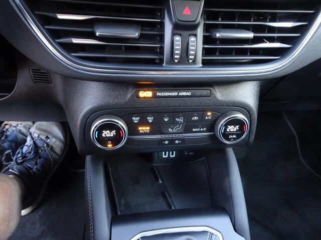 Ford FOCUS Wagon 1.0 EcoBoost Hybrid Titanium X Business Automatische airco, navigatie, achteruitrij camera, head-up display, licht metalen velgen, parkeersensoren voor en achter, enz.