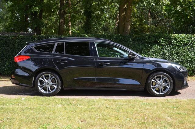 Ford FOCUS Wagon 1.5 EcoBoost ST Line Business Navi/Pdc/Ecc/Led/Stoel Stuur & ruitverwarming/Leder/Cr-Controle/Privacy-Glass/Lmv/Bang & Olufsen/Keyless