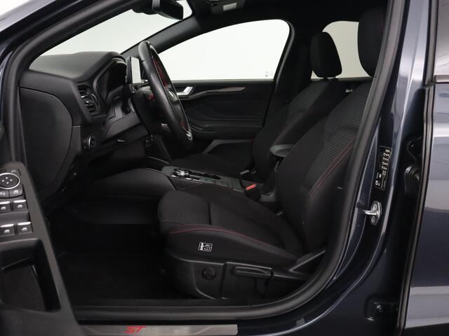 Ford FOCUS 1.5 EcoBoost ST Line | Stoel & stuurverwarming | Camera | Adaptive cruise | B&O Sound | Carplay | Navigatie | Airco | Dodehoek detectie | AGR Stoel