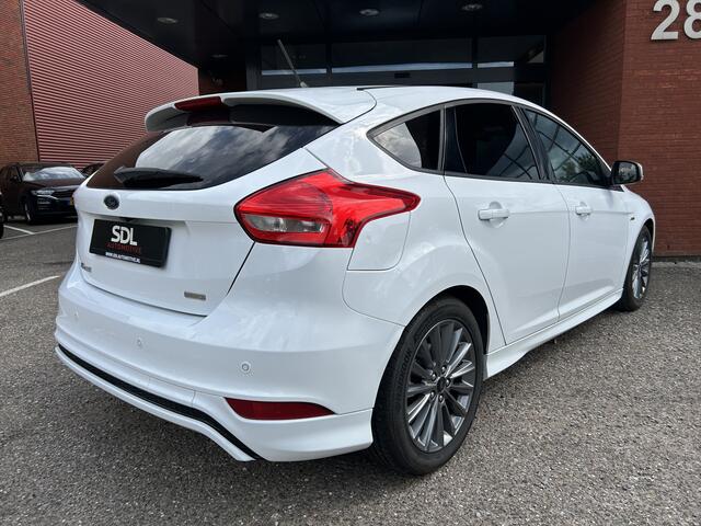 Ford FOCUS 1.0 126PK!! ST-Line // NAVI // CLIMA // PDC // CRUISE // CAMERA