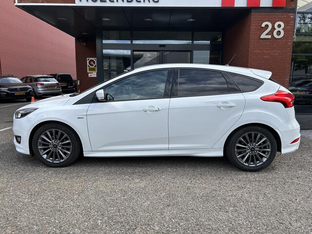Ford FOCUS 1.0 126PK!! ST-Line // NAVI // CLIMA // PDC // CRUISE // CAMERA