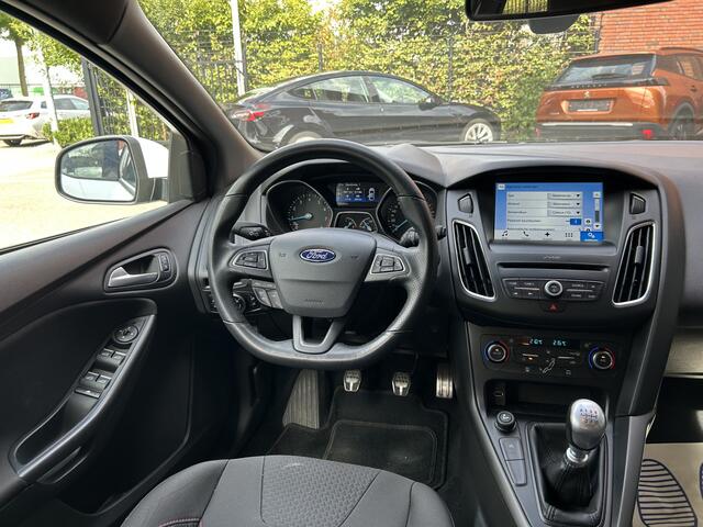 Ford FOCUS 1.0 126PK!! ST-Line // NAVI // CLIMA // PDC // CRUISE // CAMERA