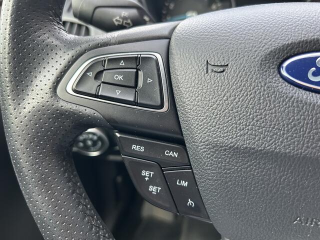 Ford FOCUS 1.0 126PK!! ST-Line // NAVI // CLIMA // PDC // CRUISE // CAMERA