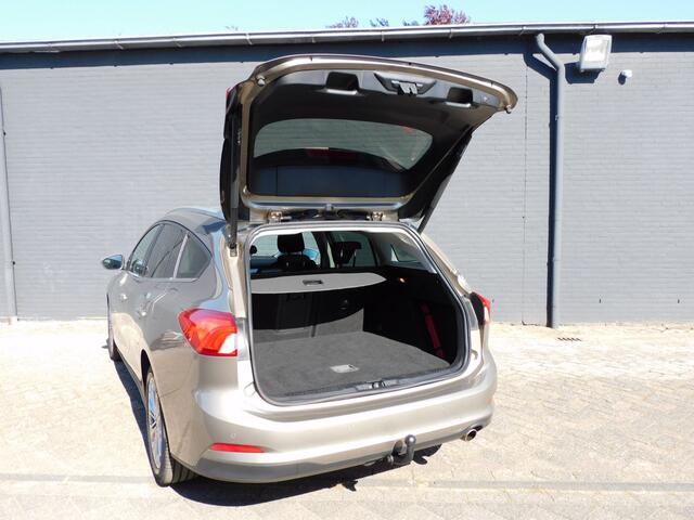 Ford FOCUS Wagon 1.5 EcoBoost Titanium Business DEALER ONDERHOUDEN! APPLE CARPLAY/ANDROID! NAVI! CRUISE! CLIMA! TREKHAAK!