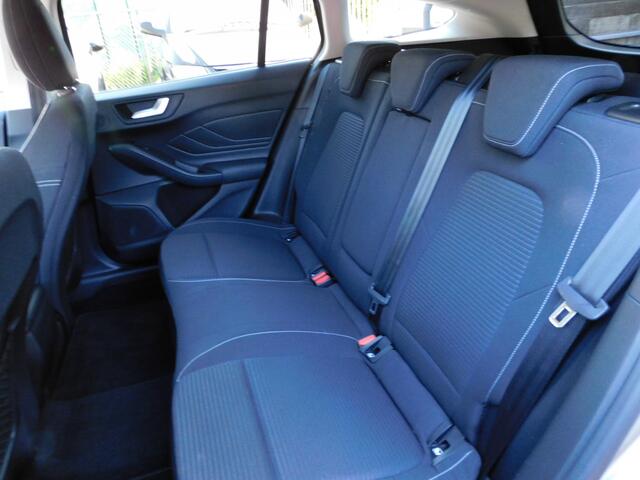 Ford FOCUS Wagon 1.5 EcoBoost Titanium Business DEALER ONDERHOUDEN! APPLE CARPLAY/ANDROID! NAVI! CRUISE! CLIMA! TREKHAAK!