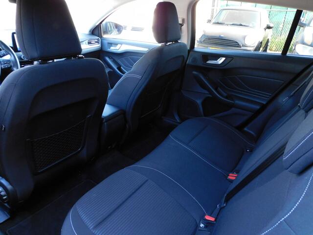 Ford FOCUS Wagon 1.5 EcoBoost Titanium Business DEALER ONDERHOUDEN! APPLE CARPLAY/ANDROID! NAVI! CRUISE! CLIMA! TREKHAAK!