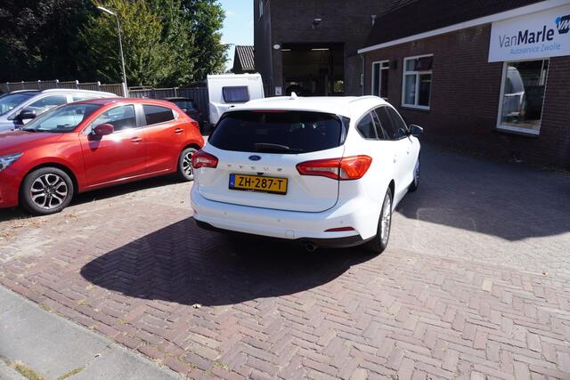 Ford FOCUS Wagon 1.0 EcoBoost Titanium Business TREKHAAK B&O CAMERA STOEL- EN STUURVERWARMING