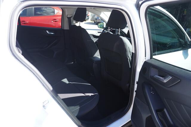 Ford FOCUS Wagon 1.0 EcoBoost Titanium Business TREKHAAK B&O CAMERA STOEL- EN STUURVERWARMING