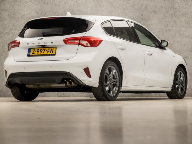 Ford FOCUS 1.0 EcoBoost ST Line Automaat (APPLE CARPLAY, GROOT NAVI, STUUR/STOELVERWARMING, SPORTSTOELEN, ADAPTIVE CRUISE, GETINT GLAS, CAMERA, NIEUWSTAAT)
