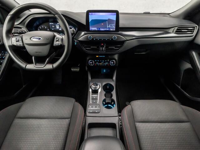 Ford FOCUS 1.0 EcoBoost ST Line Automaat (APPLE CARPLAY, GROOT NAVI, STUUR/STOELVERWARMING, SPORTSTOELEN, ADAPTIVE CRUISE, GETINT GLAS, CAMERA, NIEUWSTAAT)