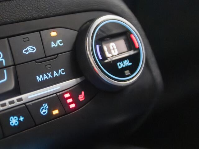 Ford FOCUS 1.0 EcoBoost ST Line Automaat (APPLE CARPLAY, GROOT NAVI, STUUR/STOELVERWARMING, SPORTSTOELEN, ADAPTIVE CRUISE, GETINT GLAS, CAMERA, NIEUWSTAAT)
