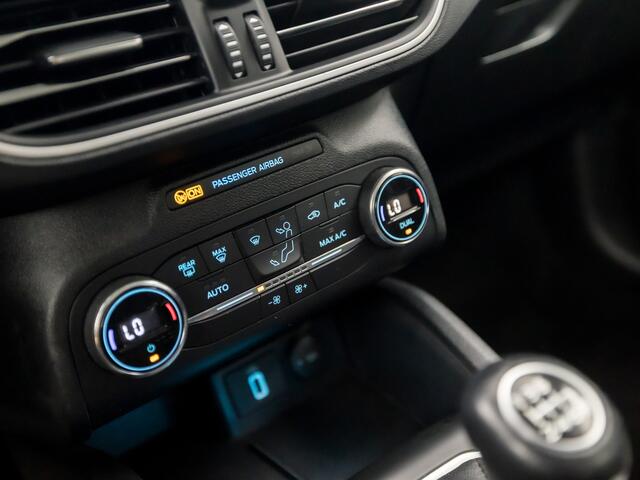 Ford FOCUS 1.0 EcoBoost Sport (APPLE CARPLAY, GROOT NAVI, CLIMATE, CRUISE, LED KOPLAMPEN, SPORTSTOELEN, LM VELGEN, KEYLESS, NIEUWSTAAT)