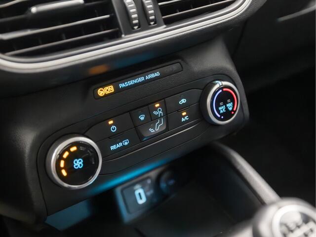 Ford FOCUS 1.0 EcoBoost Sport (APPLE CARPLAY, GROOT NAVI, CRUISE, SPORTSTOELEN, LANE ASSIST, PARKEERSENSOREN, LED KOPLAMPEN, NIEUWSTAAT)