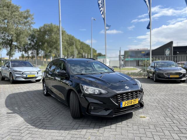 Ford FOCUS Wagon EcoBoost Hybrid 125pk ST Line | 100% dealer onderhouden | Trekhaak I Camera I LED I Keyless