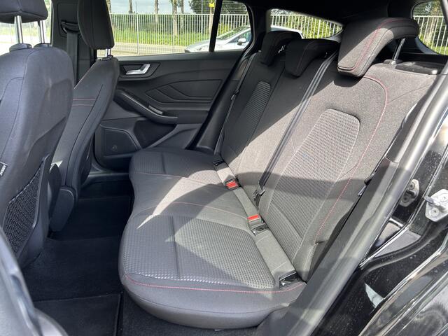 Ford FOCUS Wagon EcoBoost Hybrid 125pk ST Line | 100% dealer onderhouden | Trekhaak I Camera I LED I Keyless