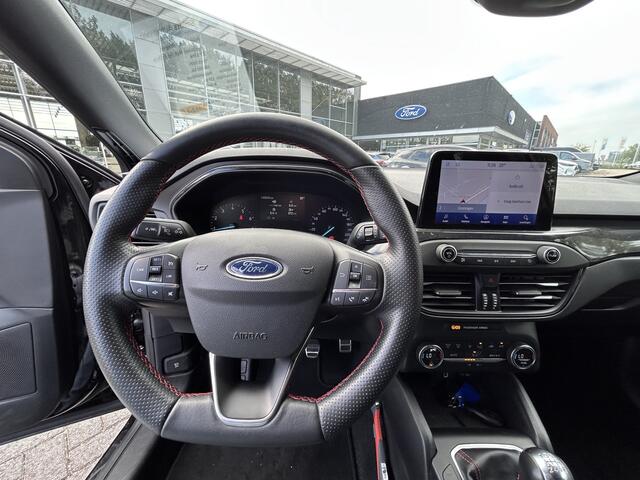 Ford FOCUS Wagon EcoBoost Hybrid 125pk ST Line | 100% dealer onderhouden | Trekhaak I Camera I LED I Keyless