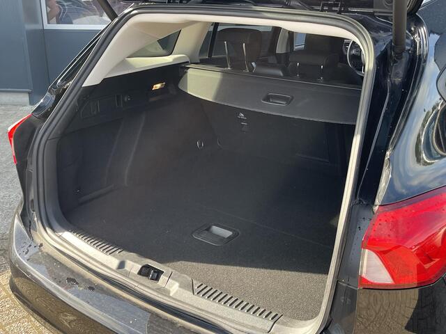 Ford FOCUS Wagon 1.0 EcoBoost Titanium X Business - Navigatie - Elektrische achterklep - Climate Control