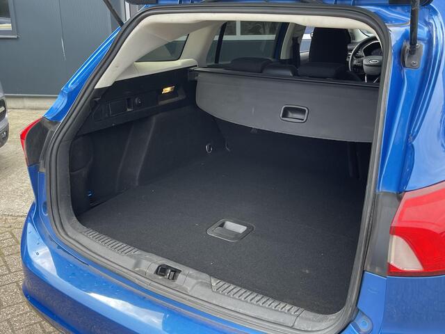 Ford FOCUS Wagon 1.0 EcoBoost ST Line Business - Navigatie - Stoelverwarming - Camera - Parkeerassistent