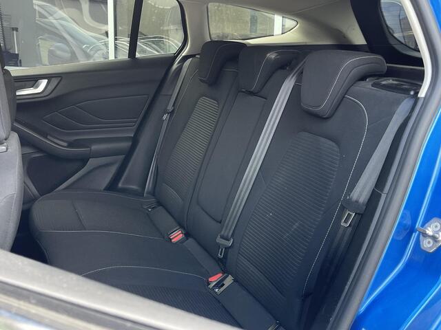 Ford FOCUS Wagon 1.0 EcoBoost ST Line Business - Navigatie - Stoelverwarming - Camera - Parkeerassistent