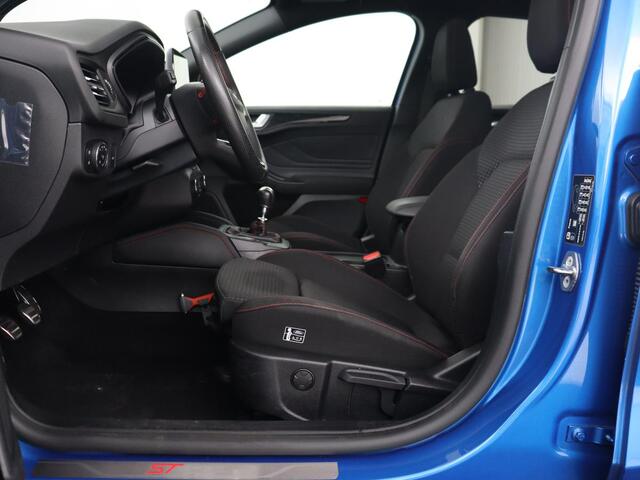 Ford FOCUS 1.0 EcoBoost ST Line X | Panoramadak | Stoel & stuurverwarming | Camera | Adaptive cruise | Digital Cockpit | B&O Sound | Navigatie | Full LED | Climate control