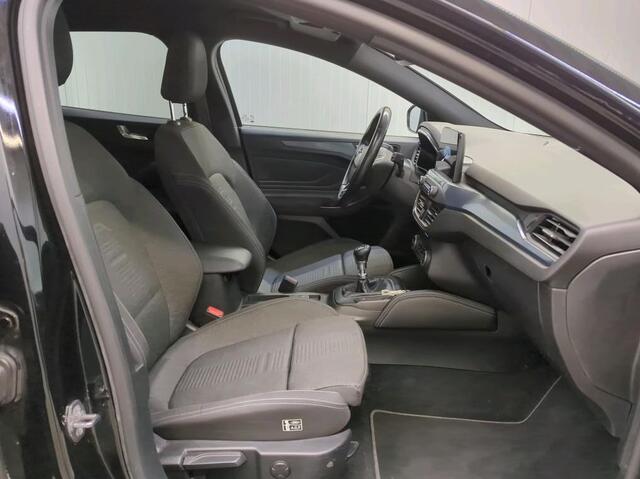 Ford FOCUS Wagon 1.5D 120PK Active X Business / Trekhaak / Pdc+Camera / Navigatie / Lmv./ Privacy Glas / Airco-ecc./