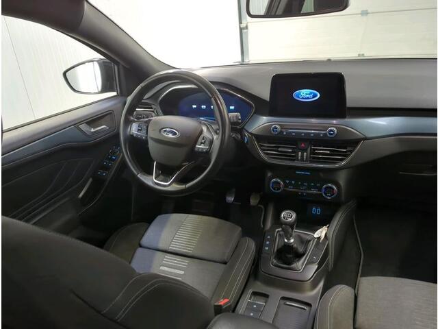 Ford FOCUS Wagon 1.5D 120PK Active X Business / Trekhaak / Pdc+Camera / Navigatie / Lmv./ Privacy Glas / Airco-ecc./