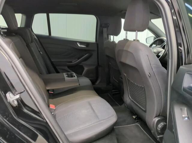 Ford FOCUS Wagon 1.5D 120PK Active X Business / Trekhaak / Pdc+Camera / Navigatie / Lmv./ Privacy Glas / Airco-ecc./