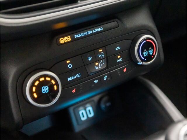 Ford FOCUS 1.0 EcoBoost Titanium X (APPLE CARPLAY, GROOT NAVI, CAMERA, STUUR/STOELVERWARMING, ADAPTIVE CRUISE, SPORTSTOELEN, KEYLESS, LED KOPLAMPEN, NIEUWE APK, NIEUWSTAAT)