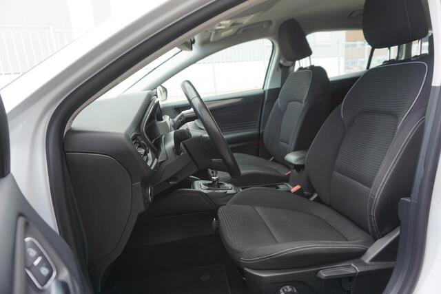 Ford FOCUS Wagon 1.0 EcoBoost 125PK Titanium Business/December 2019 /4-Seizoenbanden.
