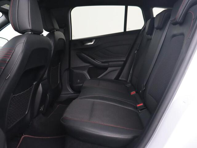 Ford FOCUS 1.5 EcoBoost ST Line | Stoelverwarming | Half leder | Camera | B&O Sound | Carplay | Park Assist | Navigatie | Dodehoek detectie | Cruise control | Navigatie