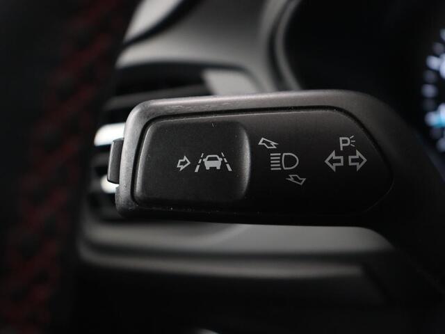 Ford FOCUS 1.5 EcoBoost ST Line | Stoelverwarming | Half leder | Camera | B&O Sound | Carplay | Park Assist | Navigatie | Dodehoek detectie | Cruise control | Navigatie