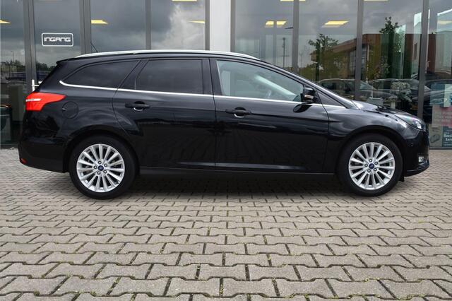 Ford FOCUS Wagon 1.5 Titanium | Trekhaak | Camera | Carplay |